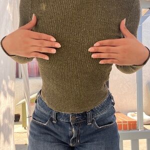 Olive Green Ribbed Sweater - S - used